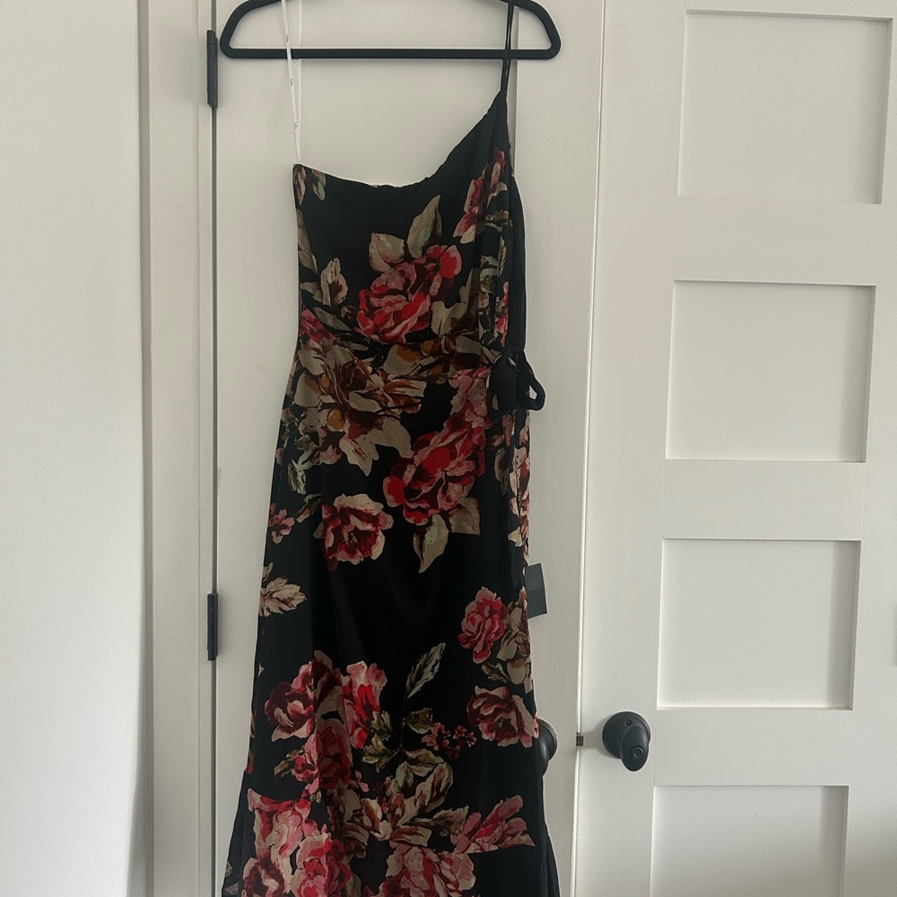 Lulu’s Floral One-Shoulder Dress
